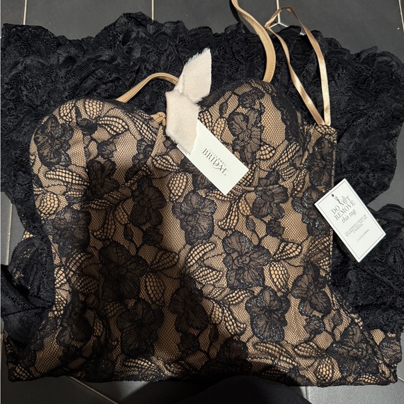 J lux label BLACK FAIRYTALE ENDING LACE MAXI DRESS - Picture 2 of 5